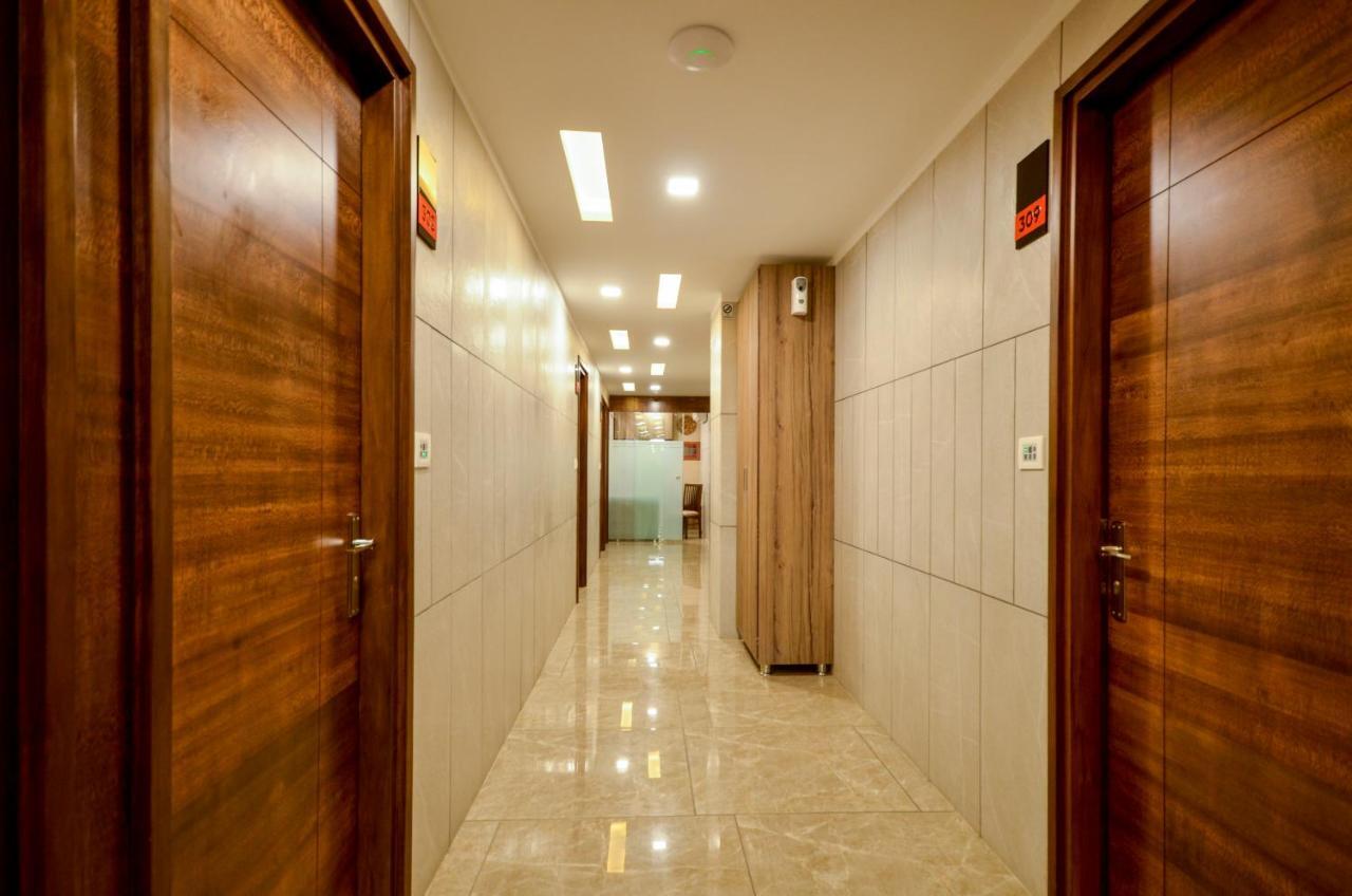 Hotel Repose Ahmedabad Eksteriør bilde